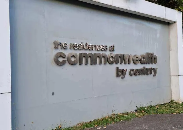 Commonwealth Residences Combine 2 Units * マニラ市